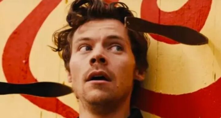 harry-styles-é-atração-de-circo-e-aparece-voando-em-clipe-de-daylight-1024x384