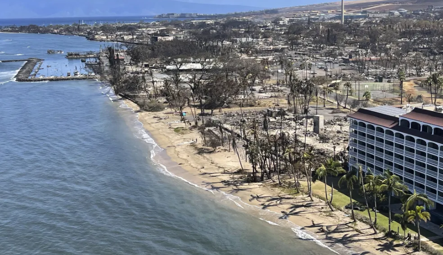 Visão aérea de áreas queimadas em Lahaina, - Foto: AP / G1 / Reprodução