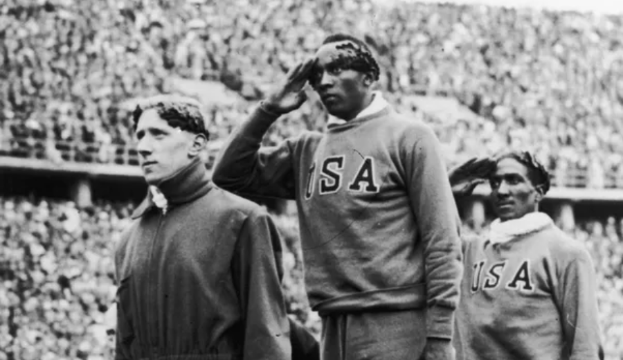 Jesse Owens conquista  medalha de ouro - Foto: Getty Images / Reprodução