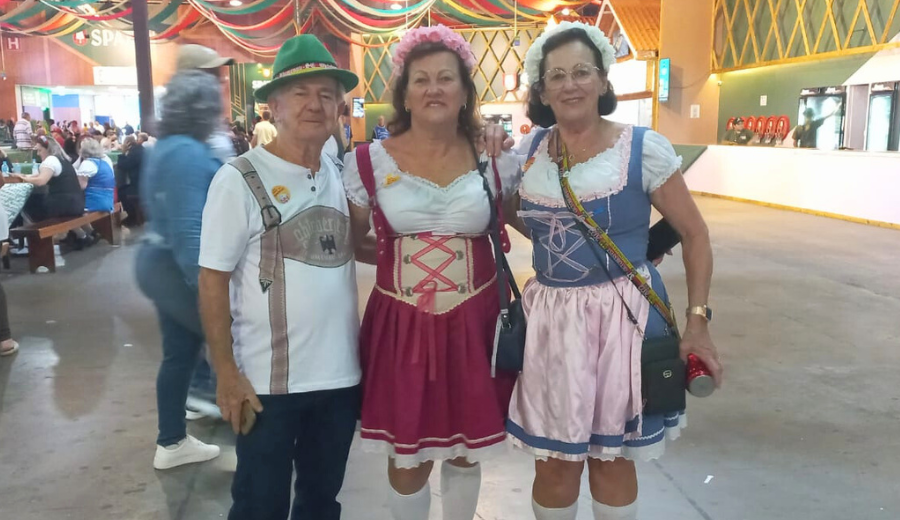 Da direita para a esquerda: Nestor da Luz Filho, Menegilda Gobbi da Luz e Idelma Gobbi Rosa - Foto: Morgana Kloth / Rádio Mix